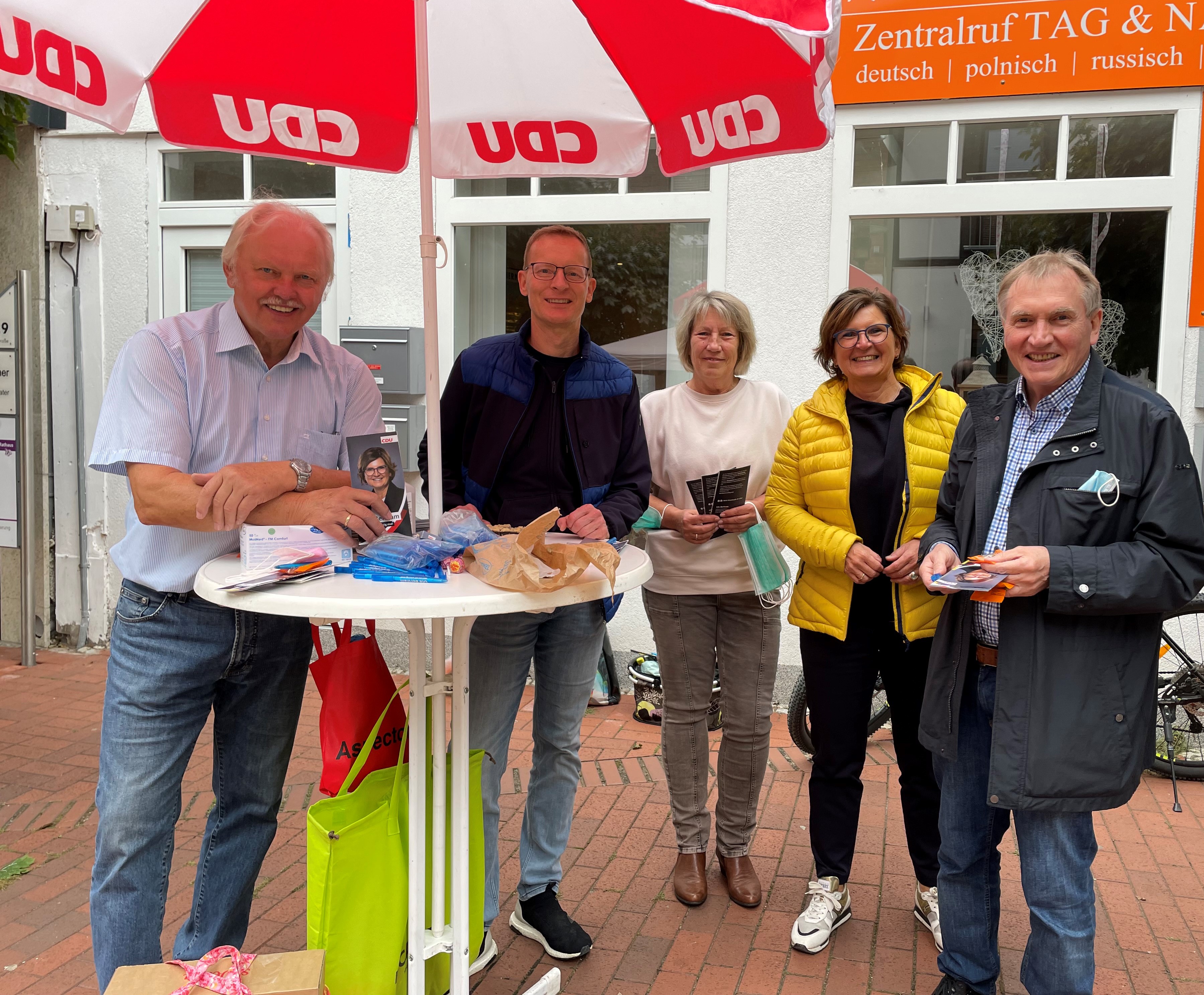 Ute Bertram (2. v.r.), Direktkandidatin der CDU im Wahlkreis Hildesheim